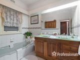 https://images.listonce.com.au/custom/160x/listings/2-8-french-street-croydon-vic-3136/691/01525691_img_17.jpg?8OVdKfVPDWw