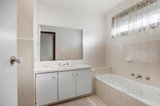 https://images.listonce.com.au/custom/160x/listings/2-acland-close-mulgrave-vic-3170/977/01521977_img_08.jpg?CFqdrOK-HgQ