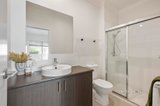 https://images.listonce.com.au/custom/160x/listings/2-adriana-close-mooroolbark-vic-3138/760/01681760_img_09.jpg?aeilRwQCLoc