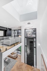 https://images.listonce.com.au/custom/160x/listings/2-aitchison-court-glen-waverley-vic-3150/820/01979820_img_10.jpg?4qkta3M2lWE