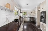 https://images.listonce.com.au/custom/160x/listings/2-akima-close-greensborough-vic-3088/288/01922288_img_06.jpg?xN4xq7ioVNo