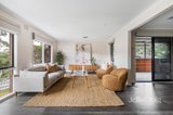 https://images.listonce.com.au/custom/160x/listings/2-akima-close-greensborough-vic-3088/369/01976369_img_05.jpg?2mkk62_qsGU