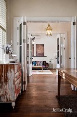 https://images.listonce.com.au/custom/160x/listings/2-alexandra-avenue-canterbury-vic-3126/707/01895707_img_10.jpg?I_nXm4XVLzM