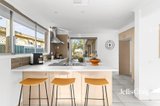 https://images.listonce.com.au/custom/160x/listings/2-aminya-crescent-yallambie-vic-3085/063/01951063_img_04.jpg?HIbr5R2yt3Q