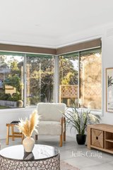 https://images.listonce.com.au/custom/160x/listings/2-aminya-crescent-yallambie-vic-3085/063/01951063_img_08.jpg?1arpTP-Lgic