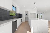 https://images.listonce.com.au/custom/160x/listings/2-aranga-crescent-donvale-vic-3111/175/01976175_img_03.jpg?jqVkM7X6keM