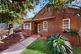 https://images.listonce.com.au/custom/160x/listings/2-ardene-court-hawthorn-vic-3122/806/01885806_img_08.jpg?SGjfD_nhhHo