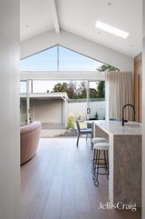 https://images.listonce.com.au/custom/160x/listings/2-balmoral-avenue-brunswick-east-vic-3057/493/01980493_img_06.jpg?R_PggnuO4CA