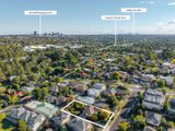 https://images.listonce.com.au/custom/160x/listings/2-baratta-street-doncaster-east-vic-3109/408/01685408_img_10.jpg?rEsanbtcQlY