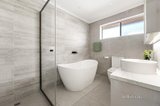 https://images.listonce.com.au/custom/160x/listings/2-barclay-drive-cheltenham-vic-3192/029/01551029_img_08.jpg?4wSs5g9Utn0