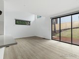 https://images.listonce.com.au/custom/160x/listings/2-barrel-rise-eltham-vic-3095/099/01624099_img_03.jpg?ksBpVDjJj1Q