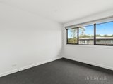 https://images.listonce.com.au/custom/160x/listings/2-barrel-rise-eltham-vic-3095/099/01624099_img_05.jpg?rwlzL1G9wuY