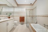 https://images.listonce.com.au/custom/160x/listings/2-barrina-street-blackburn-south-vic-3130/169/01748169_img_09.jpg?Ah1-rew0gOI
