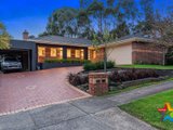 https://images.listonce.com.au/custom/160x/listings/2-blue-ridge-drive-mooroolbark-vic-3138/626/01524626_img_01.jpg?CryyRYHR8NA