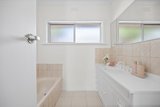 https://images.listonce.com.au/custom/160x/listings/2-bona-vista-road-bayswater-vic-3153/542/01901542_img_04.jpg?pb0k5UBf3sk