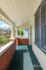 https://images.listonce.com.au/custom/160x/listings/2-bonnyview-street-glen-iris-vic-3146/462/01979462_img_15.jpg?nL1yWuruUt0
