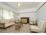 https://images.listonce.com.au/custom/160x/listings/2-bracken-grove-altona-vic-3018/683/01202683_img_04.jpg?RqQZhpbQZEE