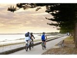 https://images.listonce.com.au/custom/160x/listings/2-bracken-grove-altona-vic-3018/683/01202683_img_10.jpg?oh0dvZXOEAY
