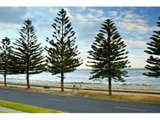 https://images.listonce.com.au/custom/160x/listings/2-bracken-grove-altona-vic-3018/683/01202683_img_11.jpg?CdEuhueEkjo