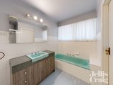 https://images.listonce.com.au/custom/160x/listings/2-brisbane-street-strathmore-vic-3041/884/01903884_img_22.jpg?sjgzzOl-M5I
