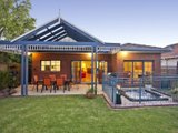 https://images.listonce.com.au/custom/160x/listings/2-bruce-street-strathmore-vic-3041/475/00847475_img_09.jpg?8tEt5u_LxIM