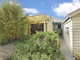 https://images.listonce.com.au/custom/160x/listings/2-cambridge-street-belmont-vic-3216/261/01699261_img_11.jpg?lVXJZH2u6bQ