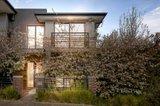 https://images.listonce.com.au/custom/160x/listings/2-cascade-walk-macleod-vic-3085/949/01573949_img_01.jpg?x0r3-r3dsag