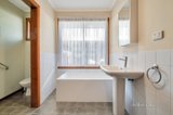 https://images.listonce.com.au/custom/160x/listings/2-clarkson-street-sebastopol-vic-3356/177/01558177_img_15.jpg?4-jW9U4bzTg