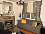 https://images.listonce.com.au/custom/160x/listings/2-collins-street-heidelberg-heights-vic-3081/377/01704377_img_03.jpg?6LXZDXzL4eU