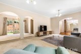https://images.listonce.com.au/custom/160x/listings/2-colvin-court-glen-waverley-vic-3150/383/01885383_img_05.jpg?0Ai32T-la2A