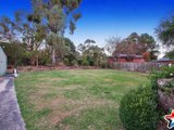 https://images.listonce.com.au/custom/160x/listings/2-croydondale-drive-mooroolbark-vic-3138/526/01529526_img_14.jpg?UV6DfaBGSrY