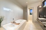 https://images.listonce.com.au/custom/160x/listings/2-culla-hill-eltham-vic-3095/506/00615506_img_11.jpg?GG4nmwqGZ3U