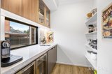 https://images.listonce.com.au/custom/160x/listings/2-cumberland-court-forest-hill-vic-3131/698/01740698_img_07.jpg?mfaZZgWQZXw