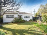 https://images.listonce.com.au/custom/160x/listings/2-daffodil-street-bentleigh-east-vic-3165/945/01807945_img_01.jpg?slDimAQu1Po