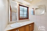 https://images.listonce.com.au/custom/160x/listings/2-delfi-court-balwyn-vic-3103/506/01722506_img_12.jpg?vEuBx7G_ewo