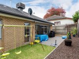 https://images.listonce.com.au/custom/160x/listings/2-donald-street-croydon-vic-3136/490/01524490_img_11.jpg?IvQoxT1rGB8