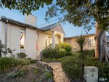 https://images.listonce.com.au/custom/160x/listings/2-doyle-street-bulleen-vic-3105/043/01547043_img_02.jpg?w8vNygvAmvM