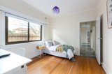 https://images.listonce.com.au/custom/160x/listings/2-earlsfield-road-hampton-vic-3188/218/00959218_img_10.jpg?r7WWf4NyWLs