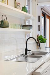 https://images.listonce.com.au/custom/160x/listings/2-eckersley-court-blackburn-south-vic-3130/636/01726636_img_12.jpg?6KuMC053wDs
