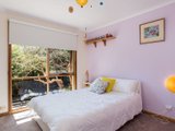 https://images.listonce.com.au/custom/160x/listings/2-elana-court-croydon-north-vic-3136/443/01524443_img_13.jpg?ZNQXoooVy0U