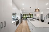 https://images.listonce.com.au/custom/160x/listings/2-ella-mews-seville-vic-3139/634/01723634_img_04.jpg?yOUz6GDLZDE
