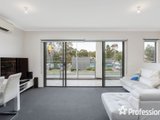 https://images.listonce.com.au/custom/160x/listings/2-english-close-mooroolbark-vic-3138/390/01526390_img_04.jpg?6zUY8U56eLQ