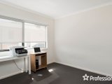 https://images.listonce.com.au/custom/160x/listings/2-english-close-mooroolbark-vic-3138/390/01526390_img_08.jpg?QT6CClePPqQ