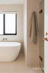 https://images.listonce.com.au/custom/160x/listings/2-finch-close-ocean-grove-vic-3226/096/01903096_img_16.jpg?UMBteccNnbY