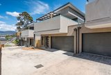 https://images.listonce.com.au/custom/160x/listings/2-floral-court-mooroolbark-vic-3138/800/01971800_img_01.jpg?aNs9-yNf5bo