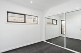 https://images.listonce.com.au/custom/160x/listings/2-floral-court-mooroolbark-vic-3138/800/01971800_img_09.jpg?swfkToqMq9k