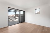 https://images.listonce.com.au/custom/160x/listings/2-fortitude-drive-south-kingsville-vic-3015/955/01702955_img_07.jpg?v9Lynh5g27o