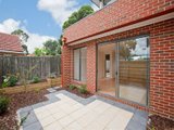 https://images.listonce.com.au/custom/160x/listings/2-garrawang-lane-burwood-east-vic-3151/856/01743856_img_04.jpg?KUi2bnWzVeE