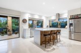 https://images.listonce.com.au/custom/160x/listings/2-gaynor-crescent-glen-waverley-vic-3150/320/01574320_img_03.jpg?X1_7JhAkxwg