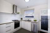 https://images.listonce.com.au/custom/160x/listings/2-glamis-street-newtown-vic-3220/011/01699011_img_05.jpg?D3TUk7SXnzI